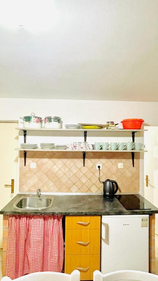 Colorful And Happy Apartment Sukosan - With Parking Exterior photo